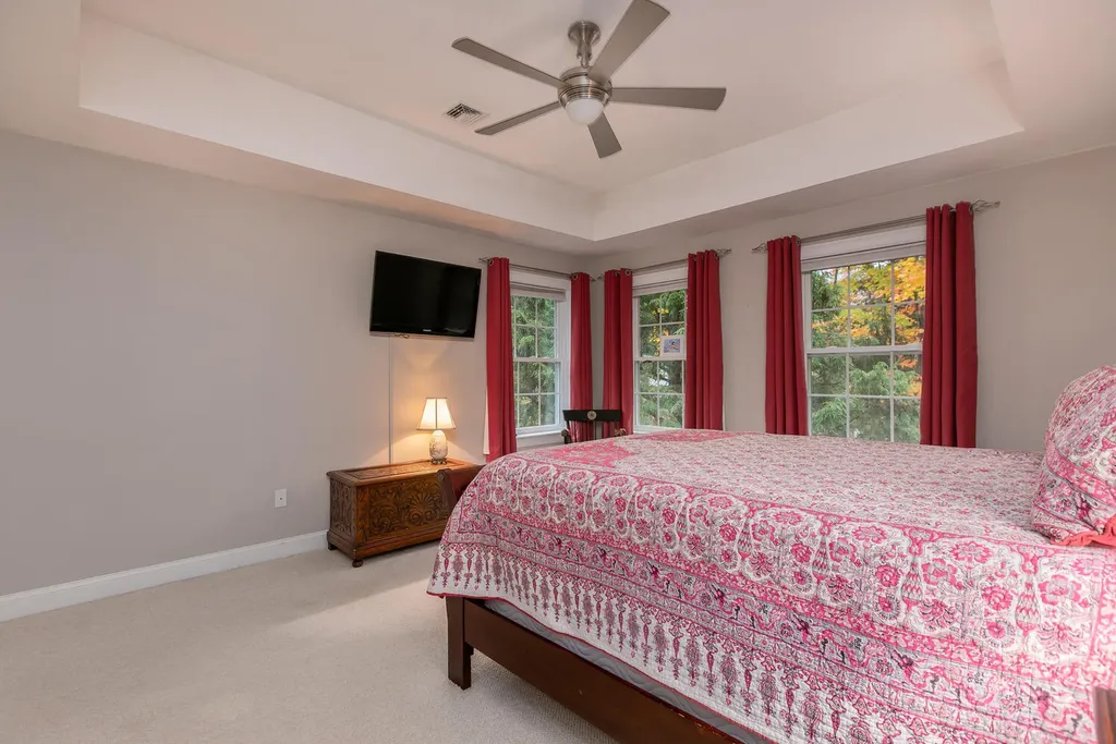 9 Heritage Lane Scarborough ME 04074