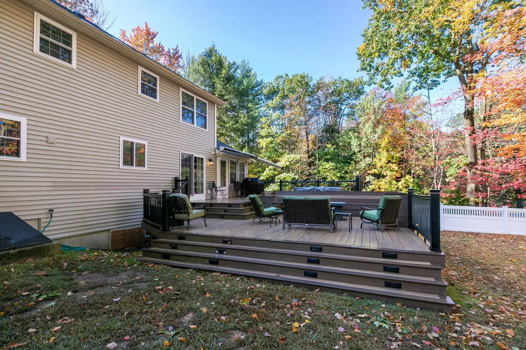 9 Heritage Lane Scarborough ME 04074