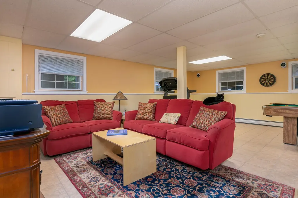 9 Heritage Lane Scarborough ME 04074