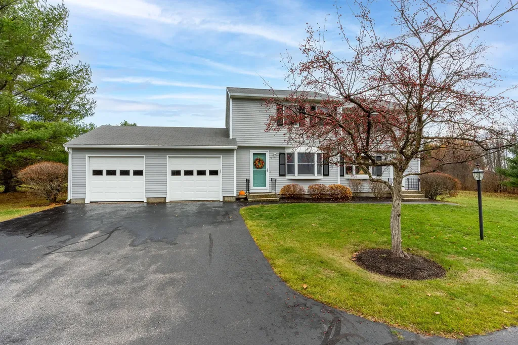 9 Great Pond Terrace Cape Elizabeth ME 04107