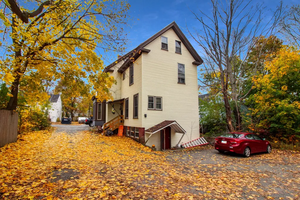 20 Boynton Street Bangor ME 04401