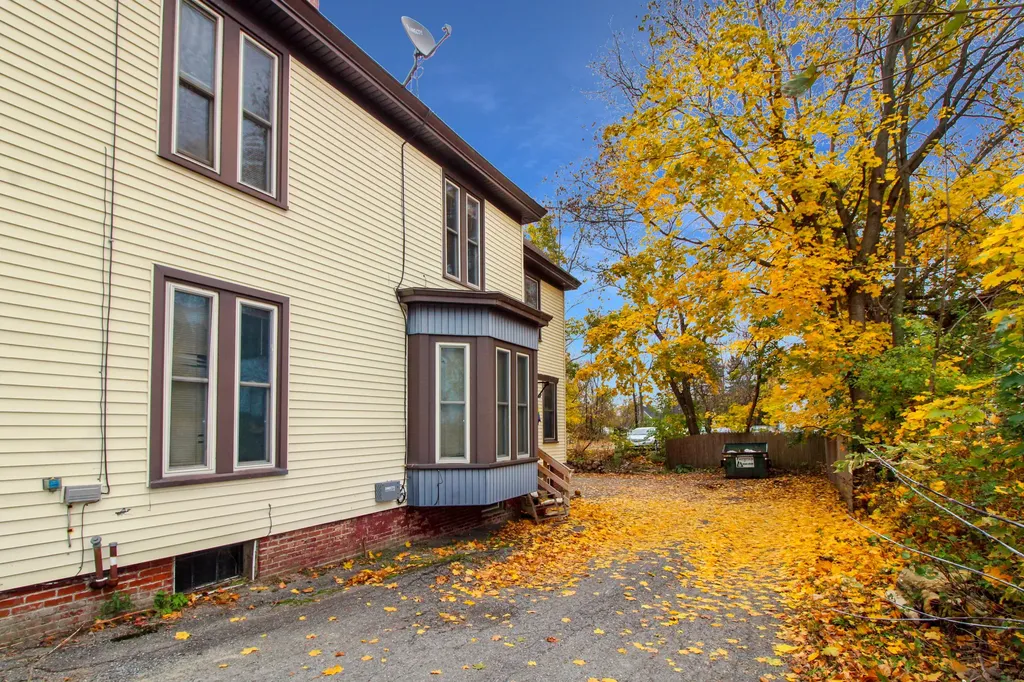 20 Boynton Street Bangor ME 04401