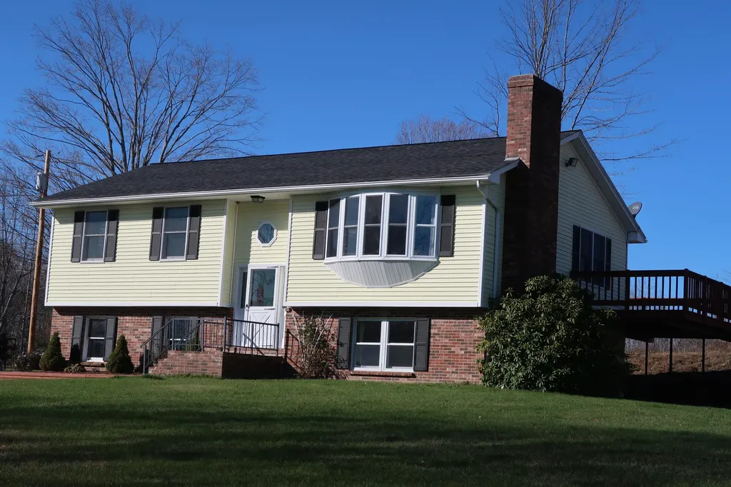 983 High Street West Gardiner ME 04345