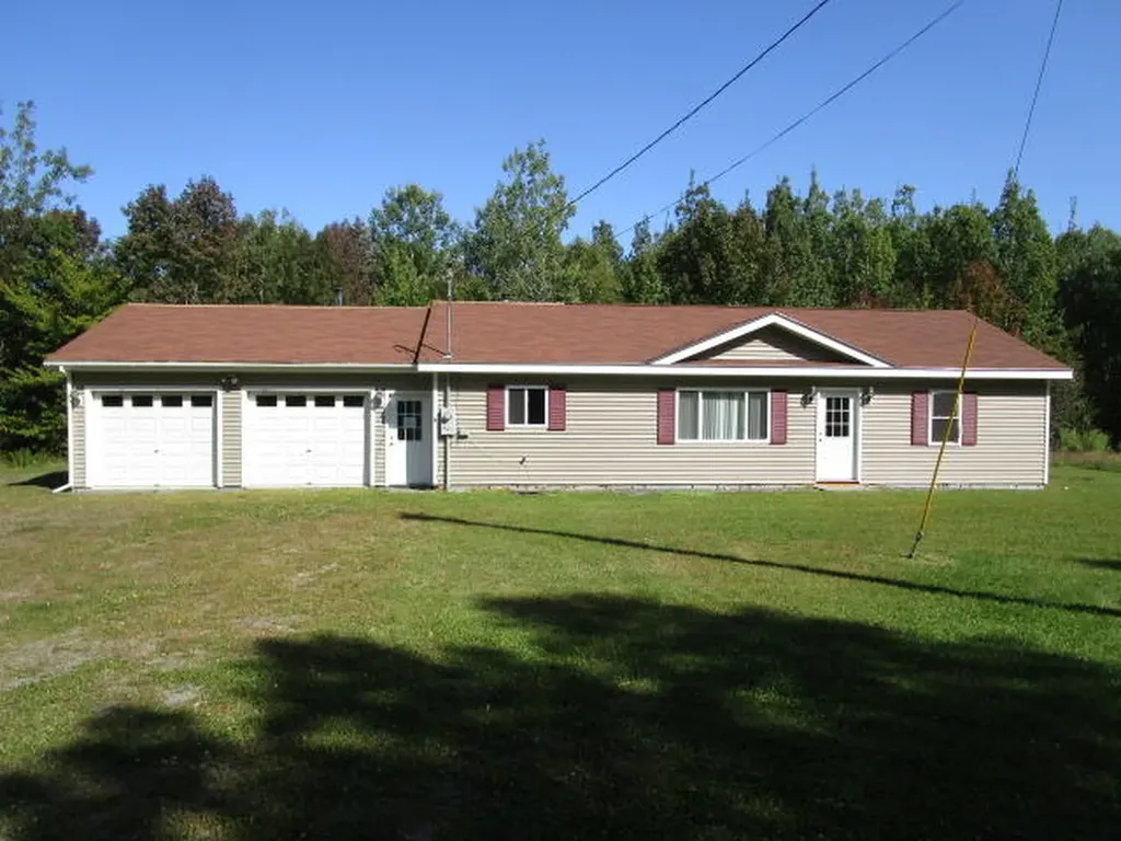 8 Mooers Road Milo ME 04463