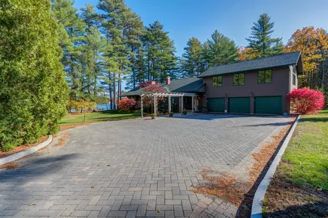 165 West Shore Road Auburn ME 04210