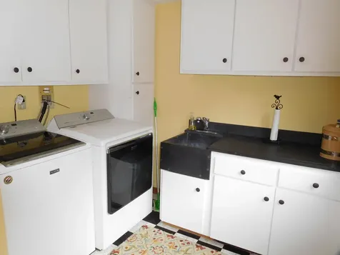 165 West Shore Road Auburn ME 04210