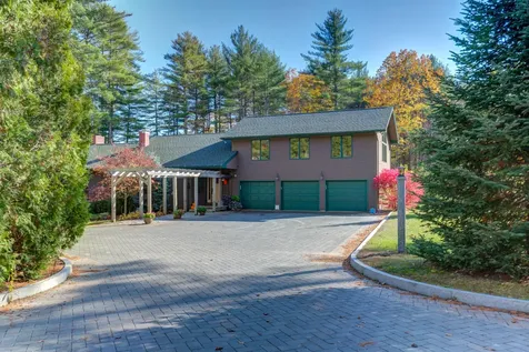 165 West Shore Road Auburn ME 04210