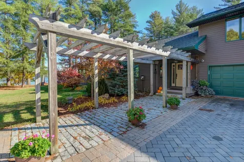165 West Shore Road Auburn ME 04210