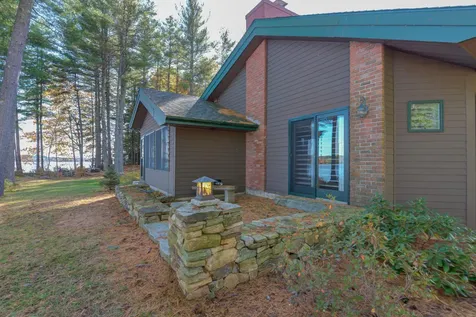 165 West Shore Road Auburn ME 04210