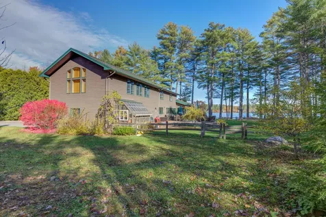 165 West Shore Road Auburn ME 04210
