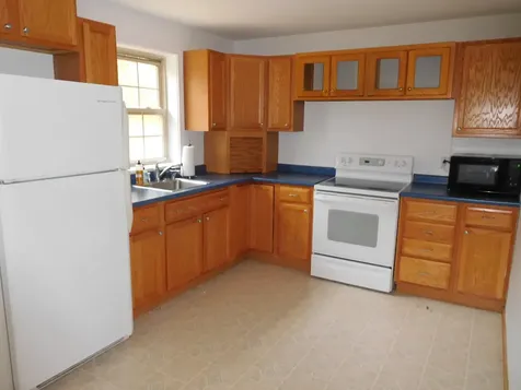 165 West Shore Road Auburn ME 04210