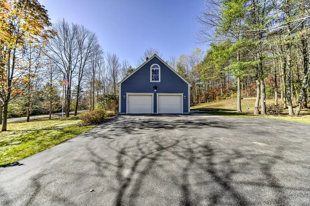 25 Pheasant Lane Gorham ME 04038