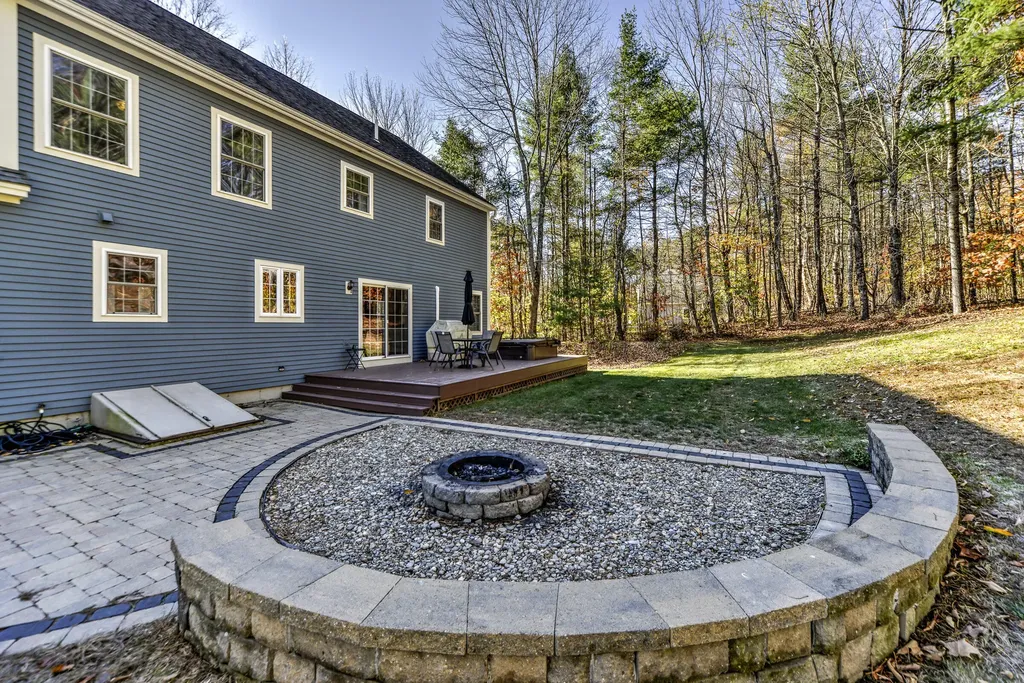 25 Pheasant Lane Gorham ME 04038