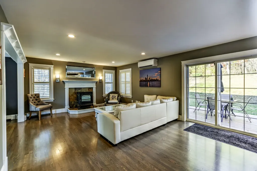 25 Pheasant Lane Gorham ME 04038