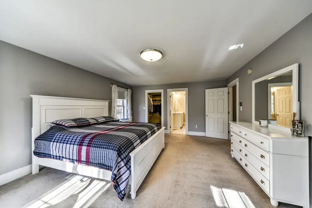 25 Pheasant Lane Gorham ME 04038