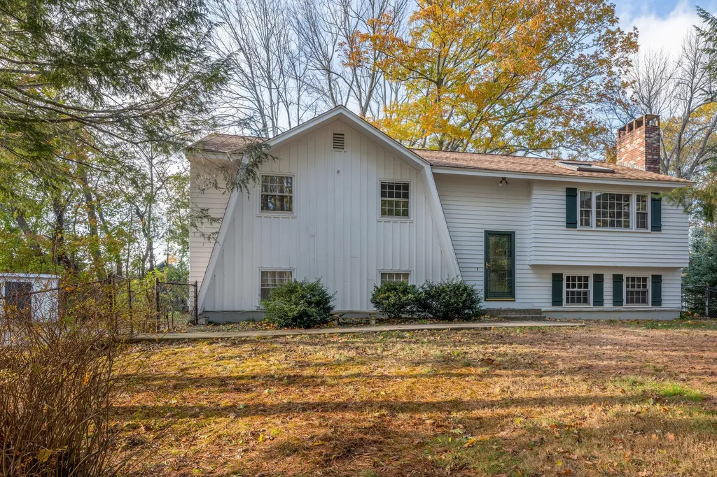 20 Raydon Road York ME 03909