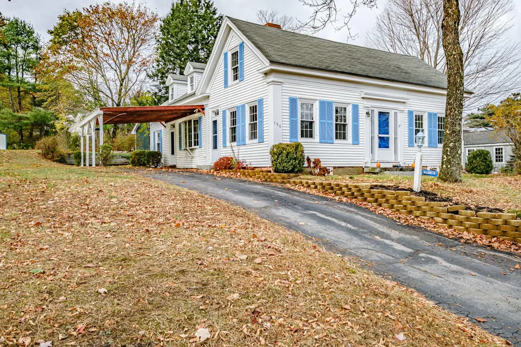 135 Pleasant Street Yarmouth ME 04096