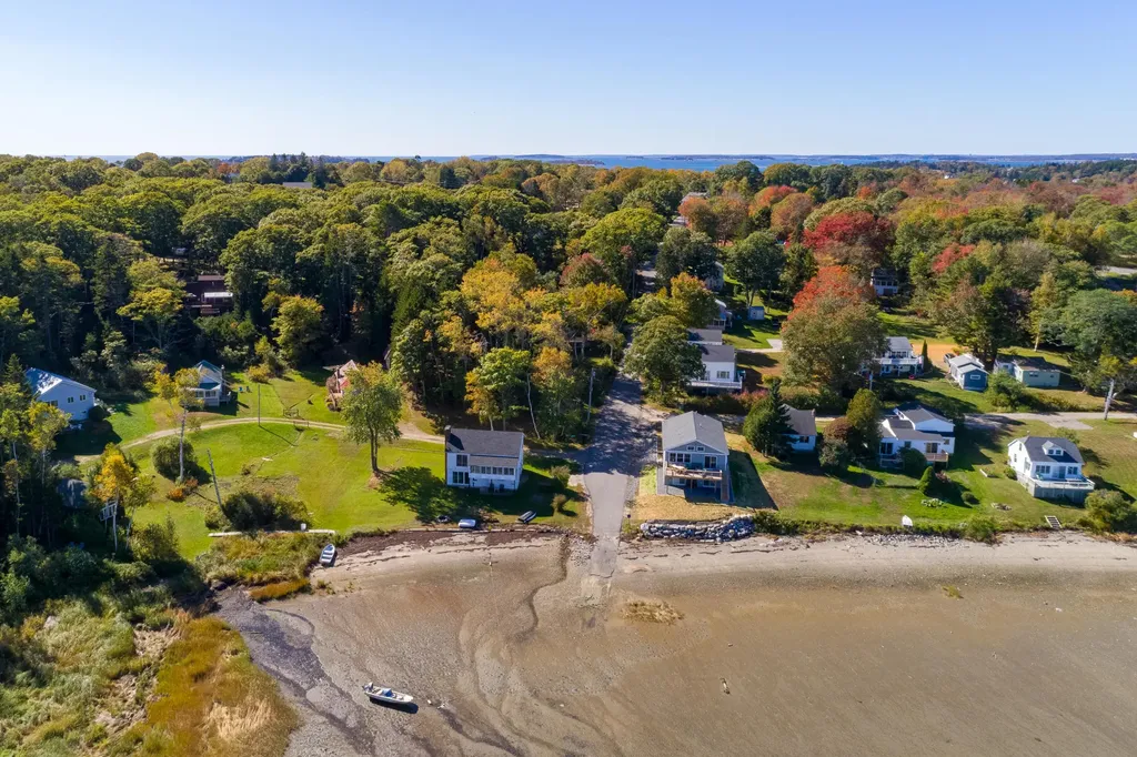 13 Meadow Road Harpswell ME 04079