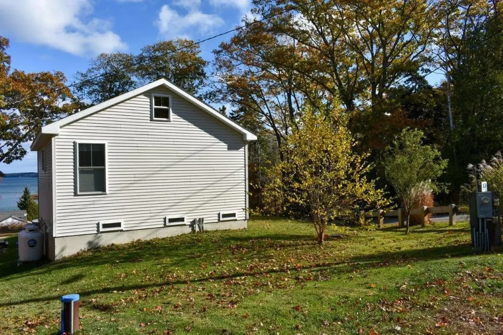 13 Meadow Road Harpswell ME 04079