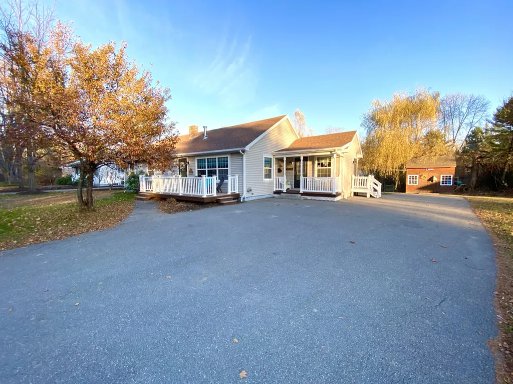 7 Glenwood Street Orono ME 04473