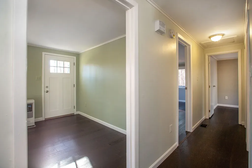 18 Wakefield Lane West Gardiner ME 04345