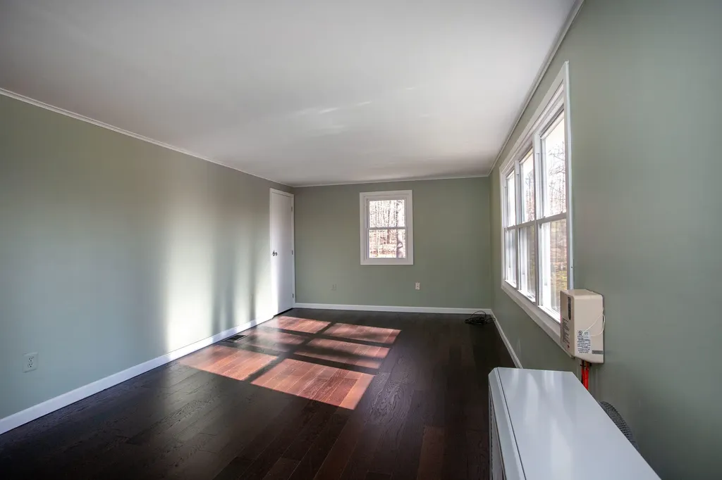 18 Wakefield Lane West Gardiner ME 04345