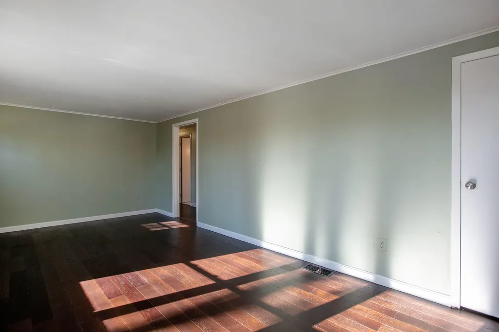 18 Wakefield Lane West Gardiner ME 04345