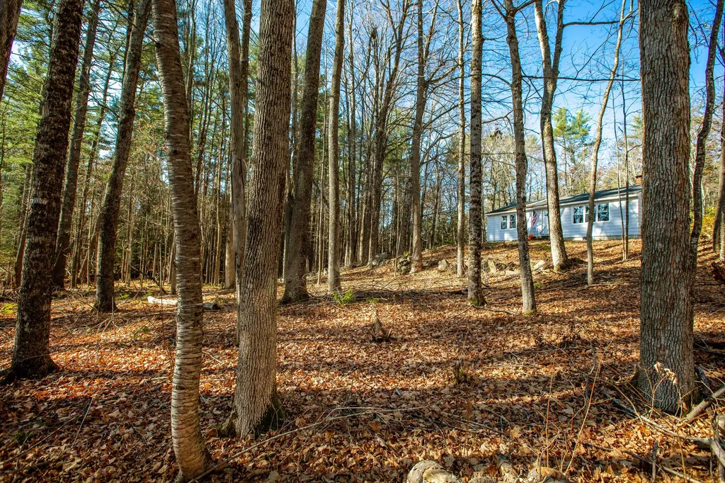 18 Wakefield Lane West Gardiner ME 04345