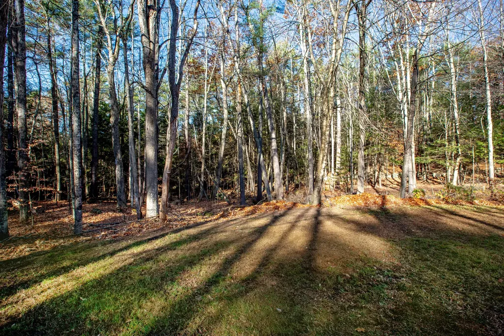 18 Wakefield Lane West Gardiner ME 04345