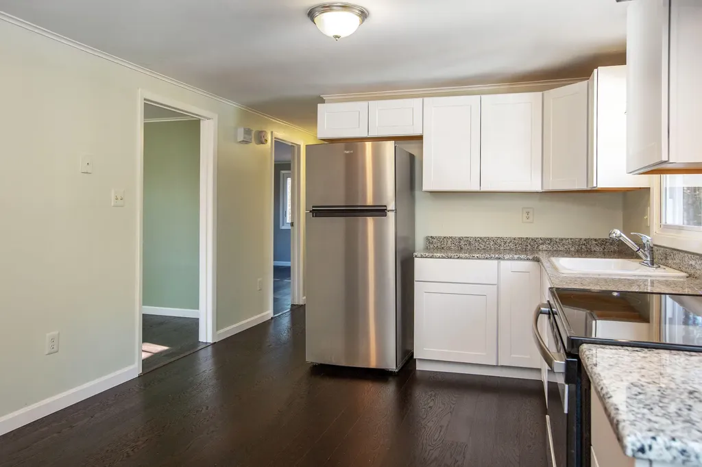 18 Wakefield Lane West Gardiner ME 04345