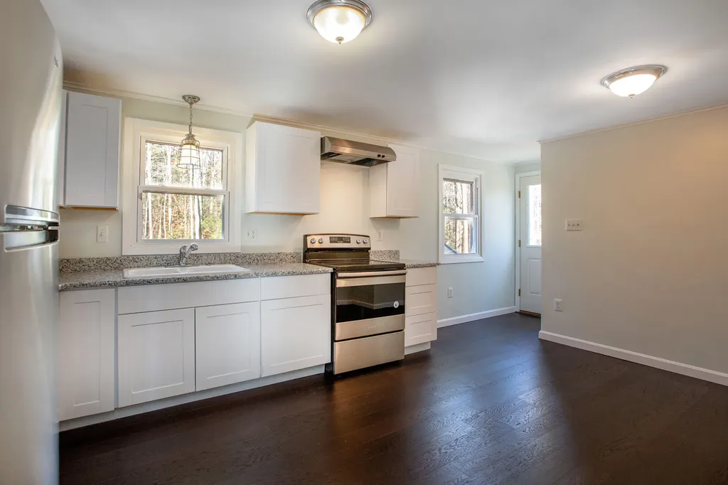 18 Wakefield Lane West Gardiner ME 04345