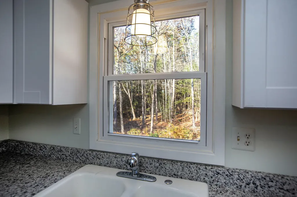 18 Wakefield Lane West Gardiner ME 04345