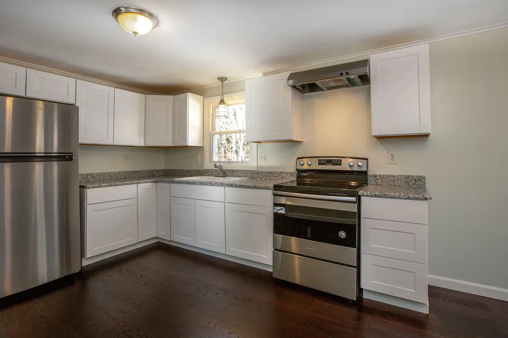 18 Wakefield Lane West Gardiner ME 04345