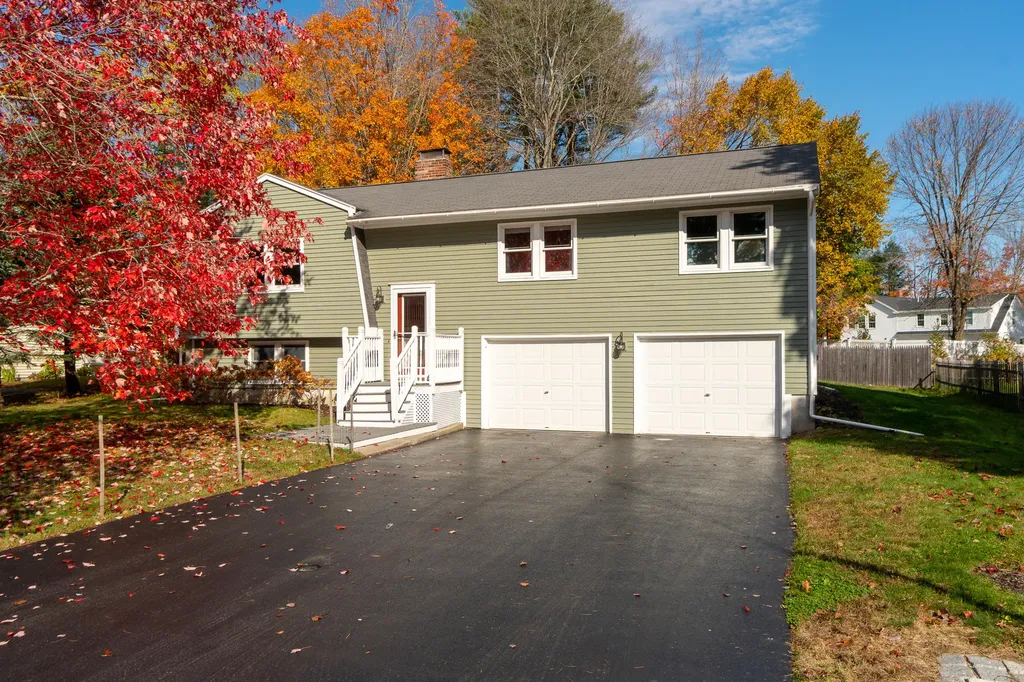 33 Yankee Drive Yarmouth ME 04096