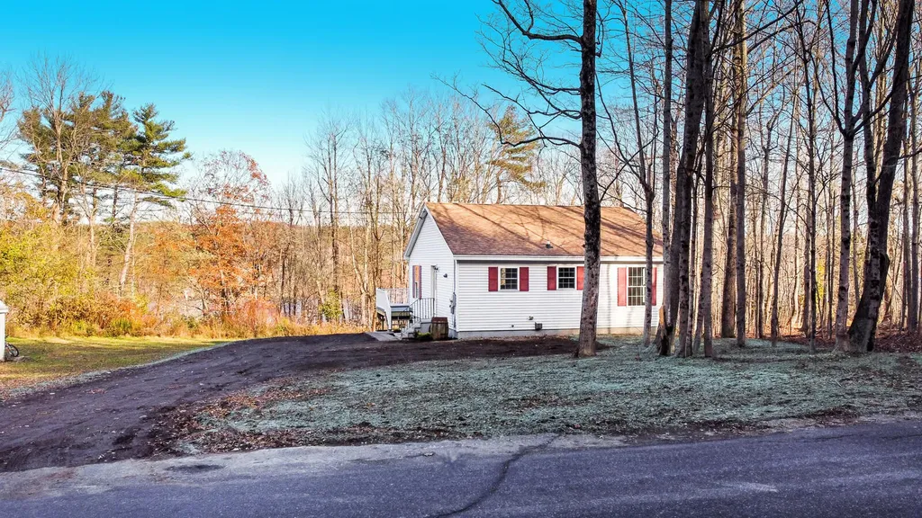 20 Greenville Street Hallowell ME 04347