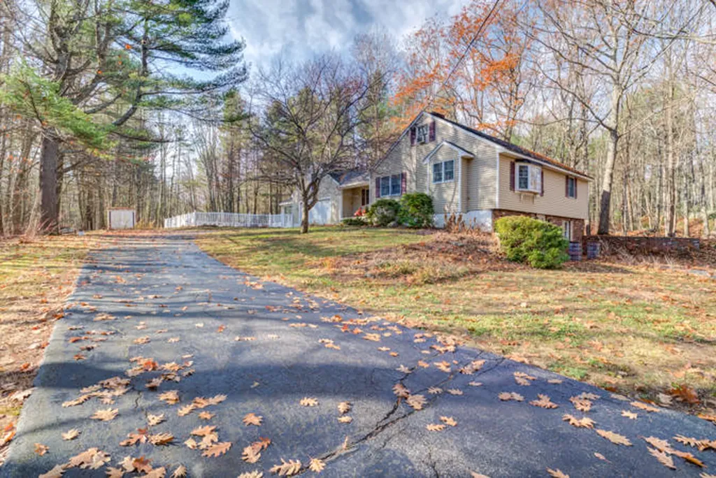 548 Pool Street Biddeford ME 04005