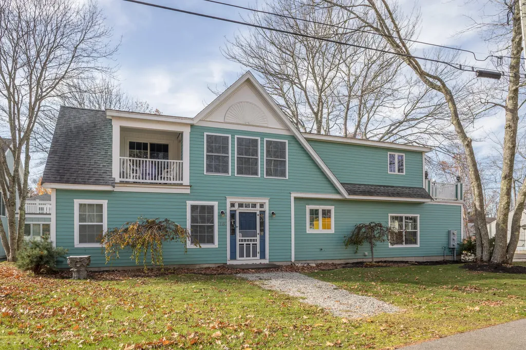 18 Edgewood Avenue Kennebunkport ME 04046