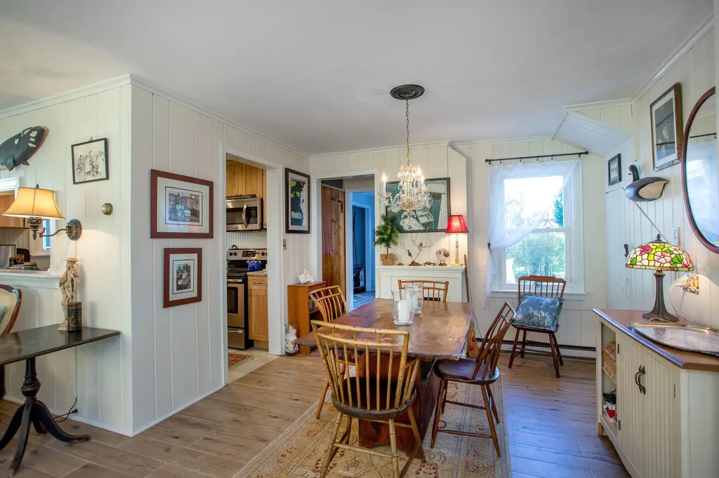37 Churchill Street Wiscasset ME 04578