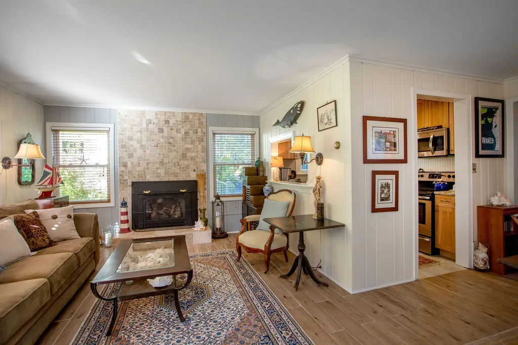 37 Churchill Street Wiscasset ME 04578