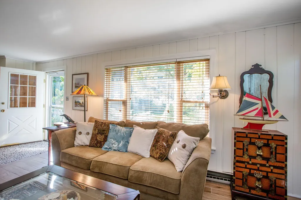 37 Churchill Street Wiscasset ME 04578