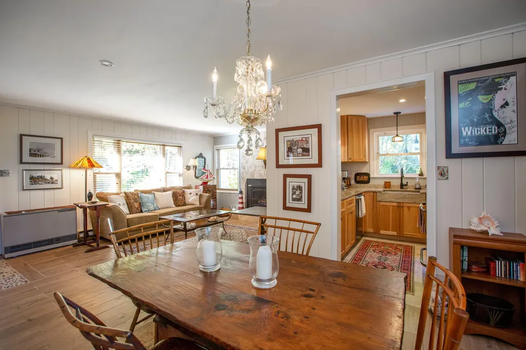37 Churchill Street Wiscasset ME 04578