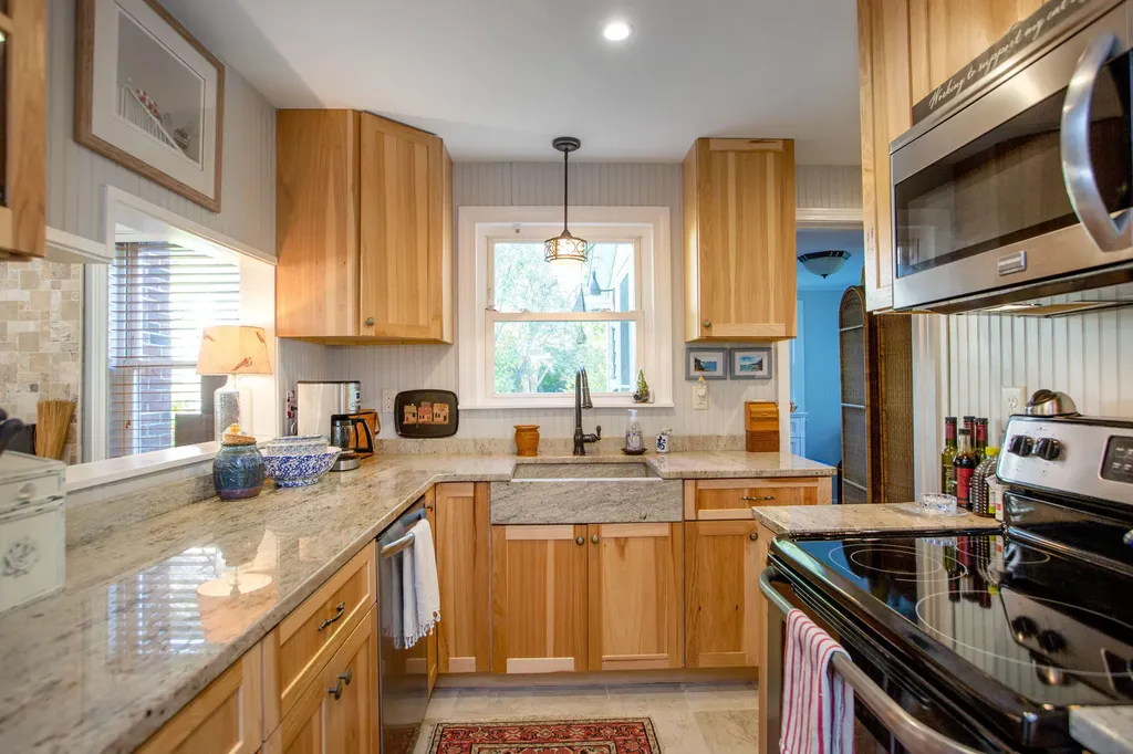 37 Churchill Street Wiscasset ME 04578