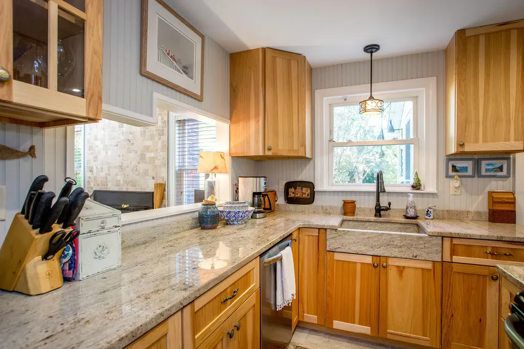 37 Churchill Street Wiscasset ME 04578
