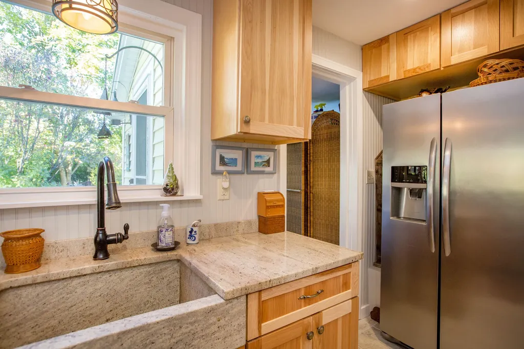 37 Churchill Street Wiscasset ME 04578