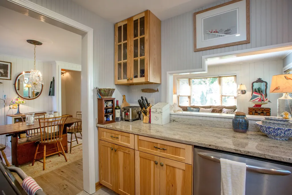 37 Churchill Street Wiscasset ME 04578