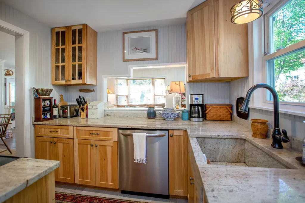 37 Churchill Street Wiscasset ME 04578