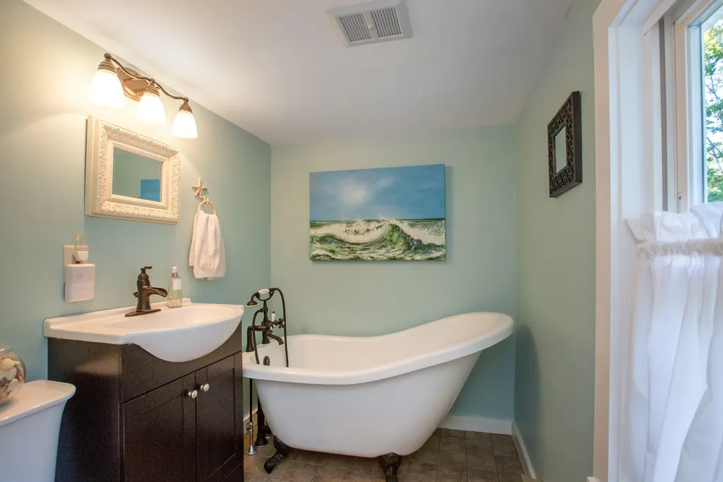37 Churchill Street Wiscasset ME 04578