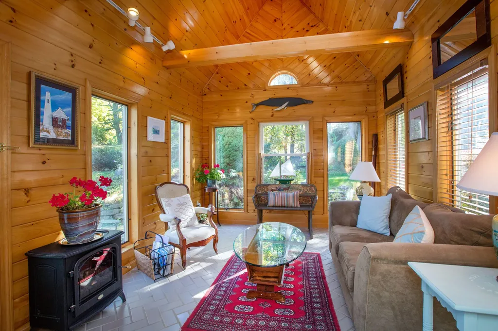 37 Churchill Street Wiscasset ME 04578
