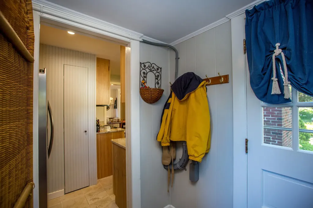 37 Churchill Street Wiscasset ME 04578