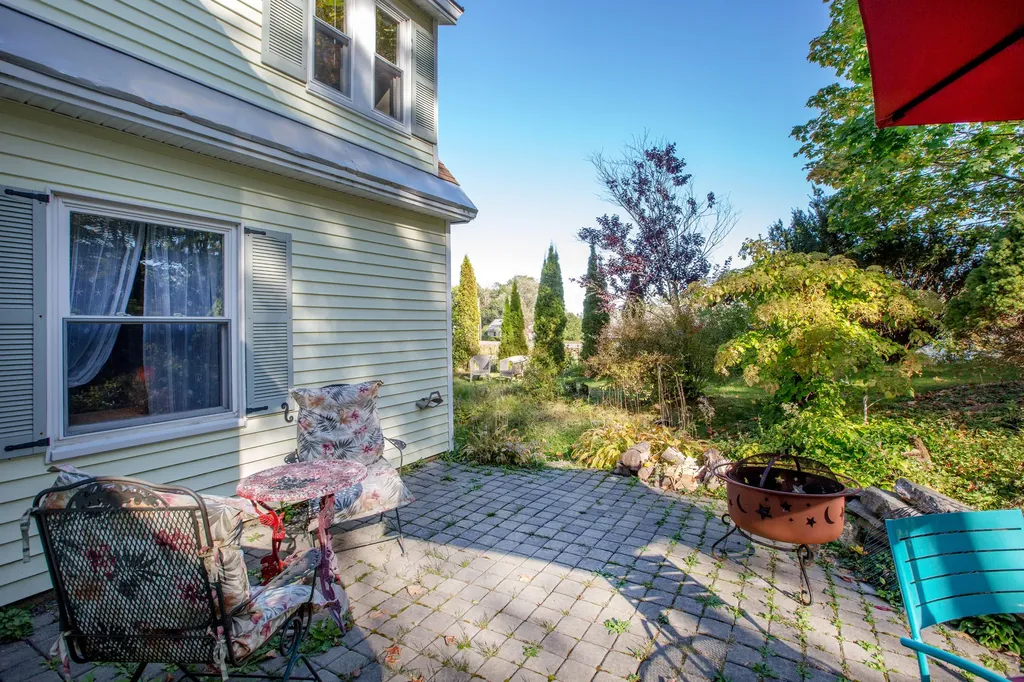37 Churchill Street Wiscasset ME 04578
